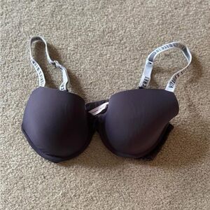 2 Victoria's Secret Bras
